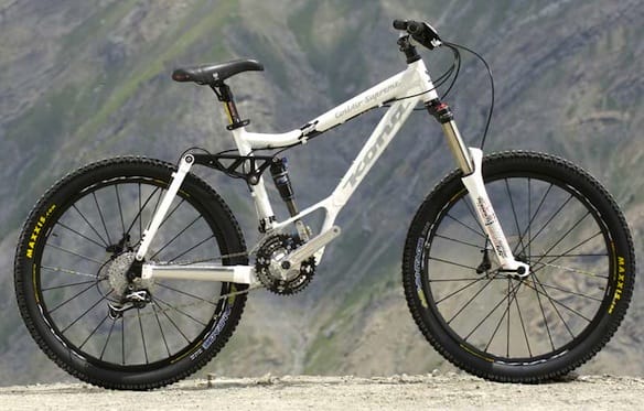 a white mountain bike